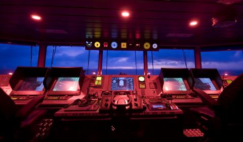 ship-high-tech-brigde
