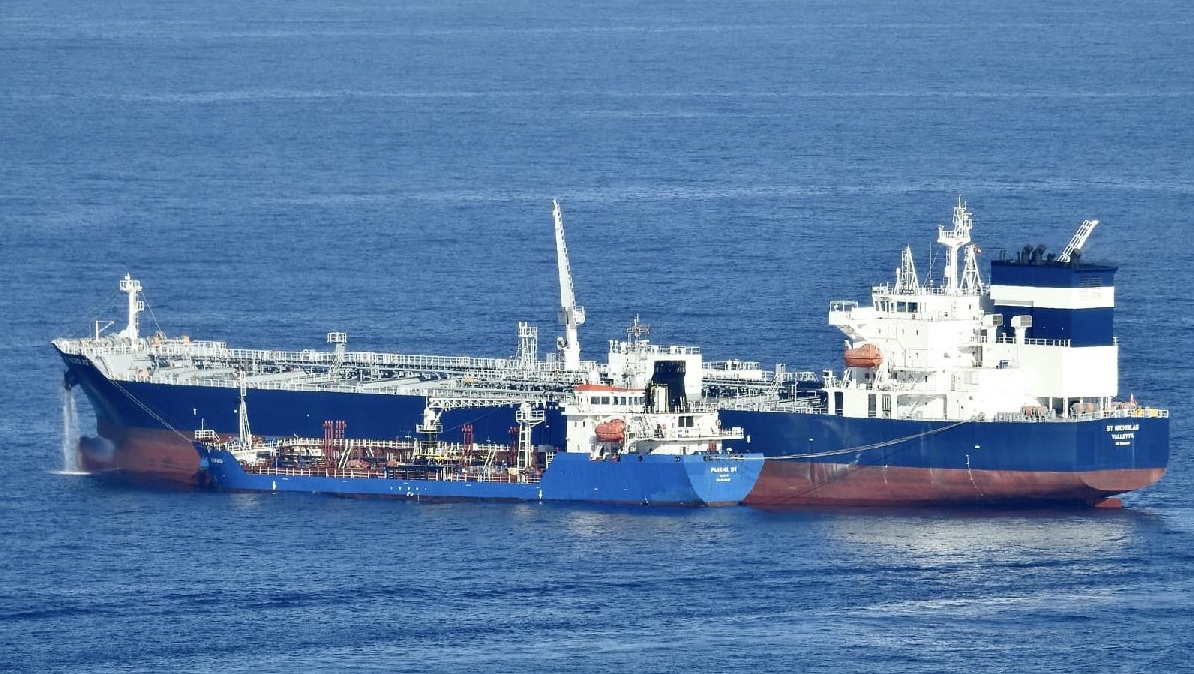 two-ships-on-sea